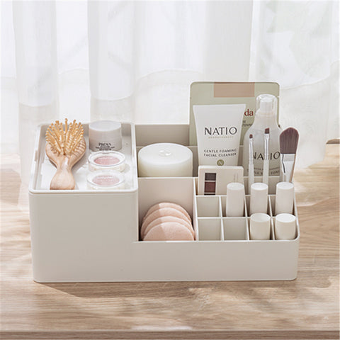 Large-capacity cosmetic storage box